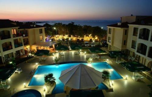Paradise Bay Hotel 포마리 외부 사진