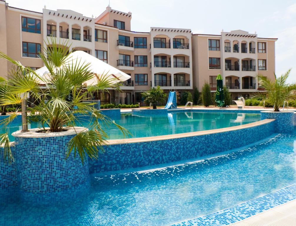 Paradise Bay Hotel 포마리 외부 사진