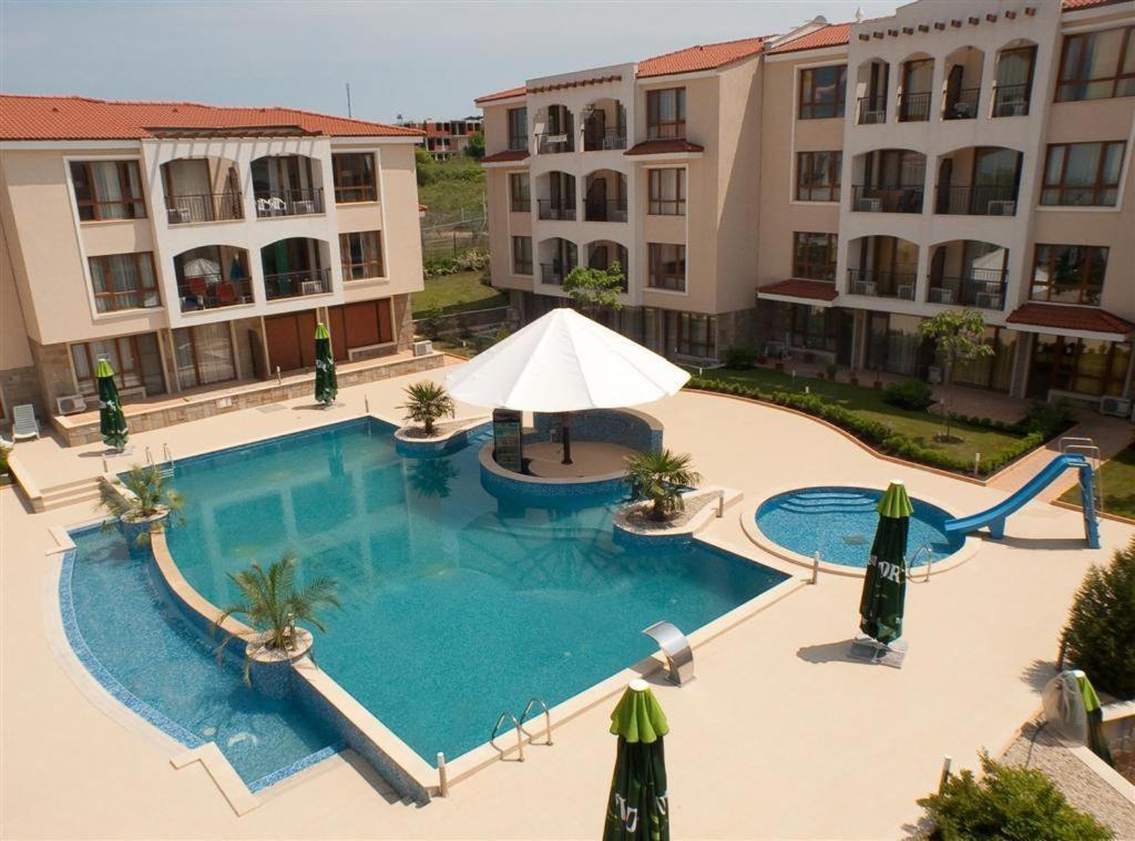 Paradise Bay Hotel 포마리 외부 사진