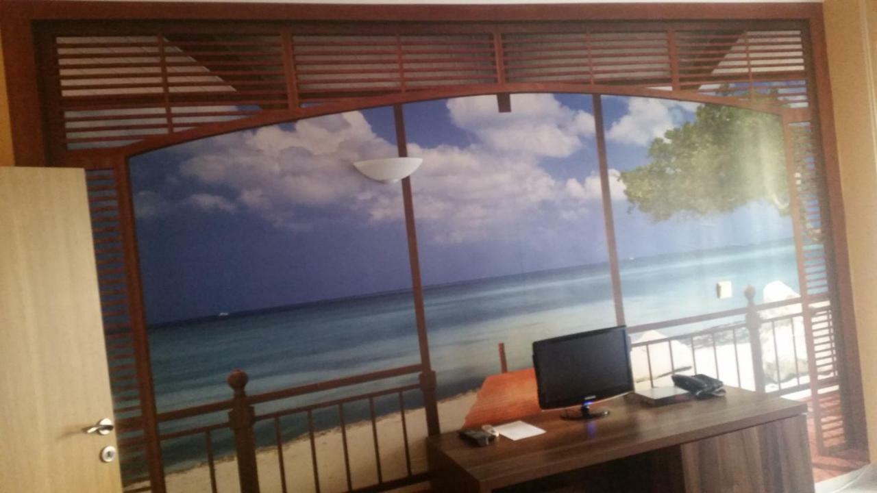 Paradise Bay Hotel 포마리 외부 사진