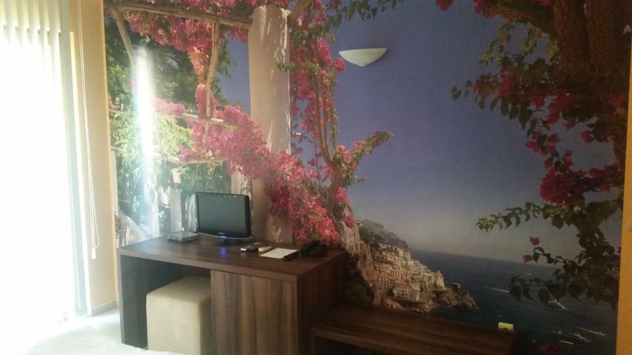 Paradise Bay Hotel 포마리 외부 사진