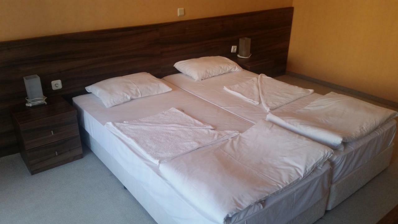 Paradise Bay Hotel 포마리 외부 사진