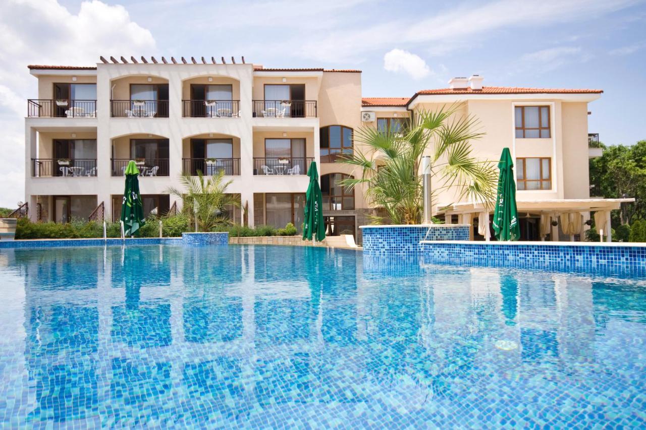 Paradise Bay Hotel 포마리 외부 사진